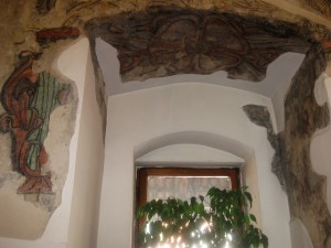 piękne  freski  w  bibliotece  CK " Zamek"